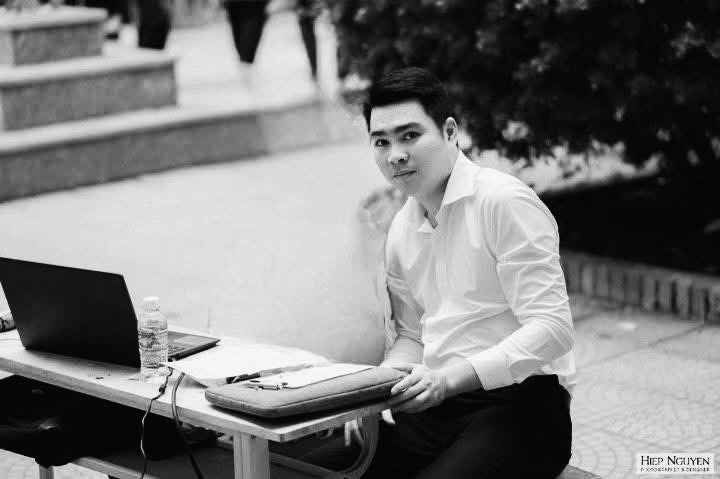 Nhà trường, học sinh bàng hoàng về sự ra đi của thầy giáo trẻ khi dọn nhà sau lũ